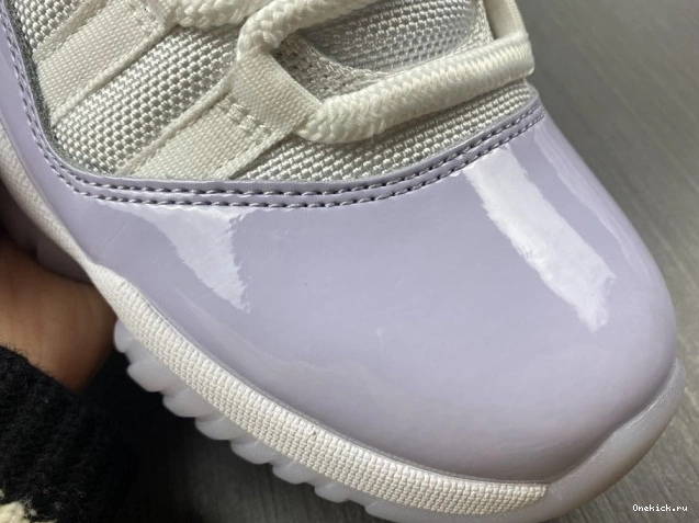 One Kick Air Low Pure AH7860-101 11 Violet WMNS Jordan 0713
